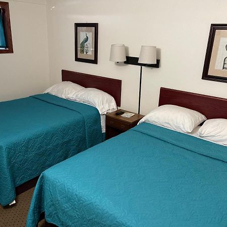 Highland Court Motel Fairmont Екстериор снимка