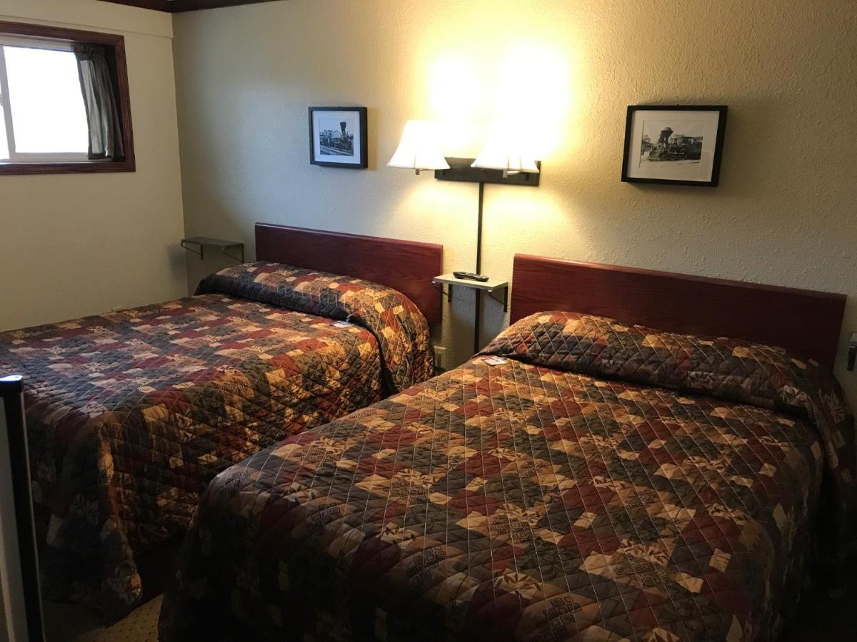 Highland Court Motel Fairmont Екстериор снимка