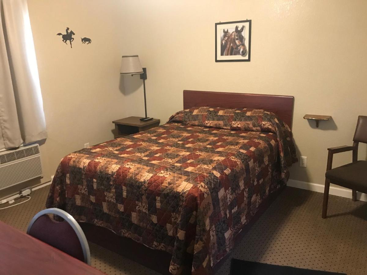 Highland Court Motel Fairmont Екстериор снимка