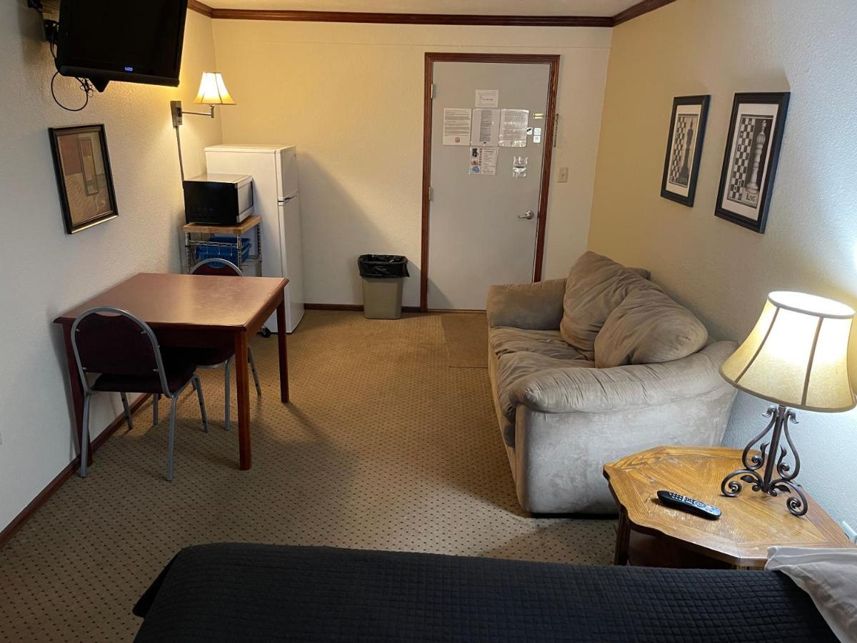 Highland Court Motel Fairmont Екстериор снимка