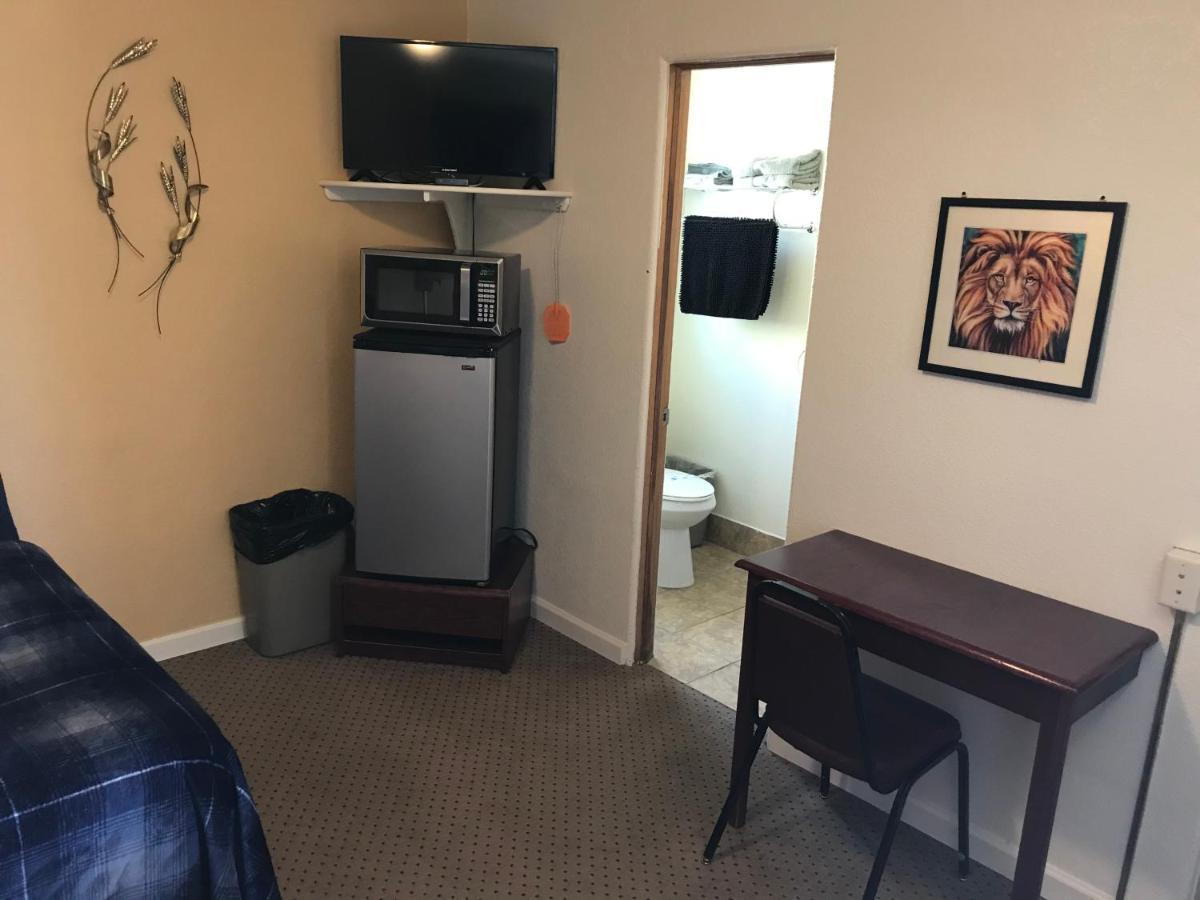 Highland Court Motel Fairmont Екстериор снимка