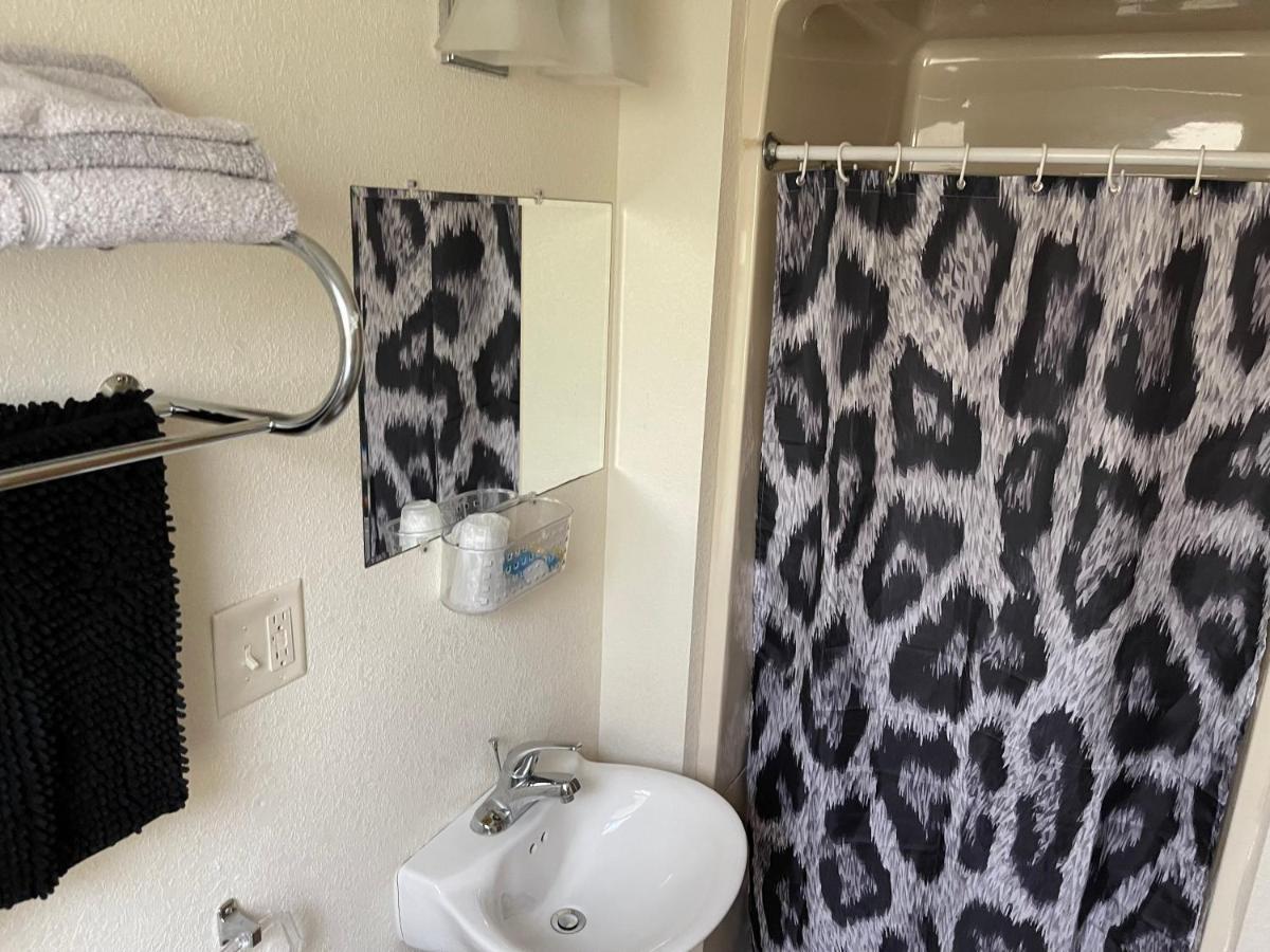 Highland Court Motel Fairmont Екстериор снимка