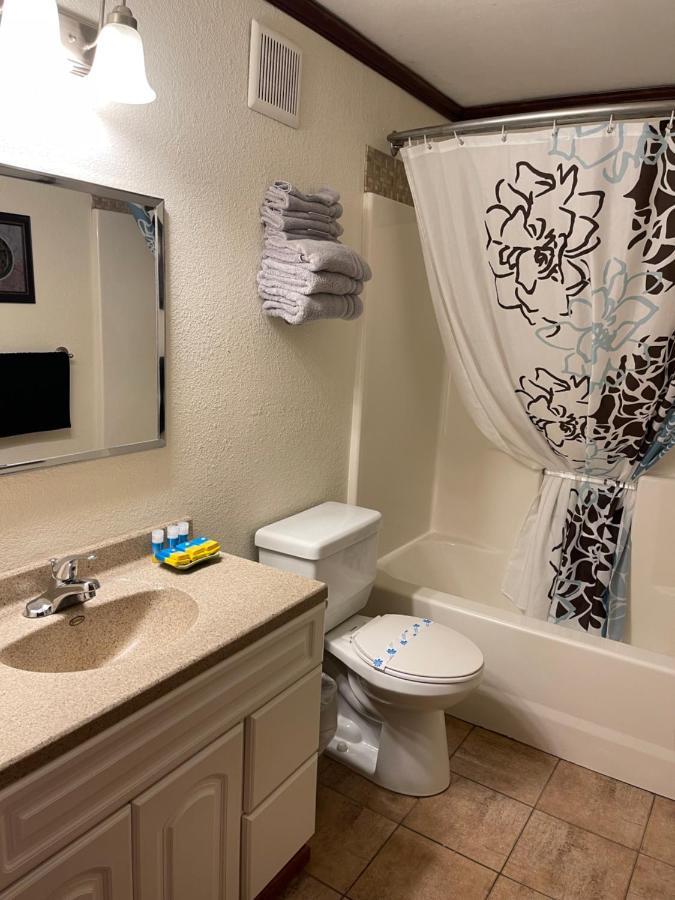 Highland Court Motel Fairmont Екстериор снимка