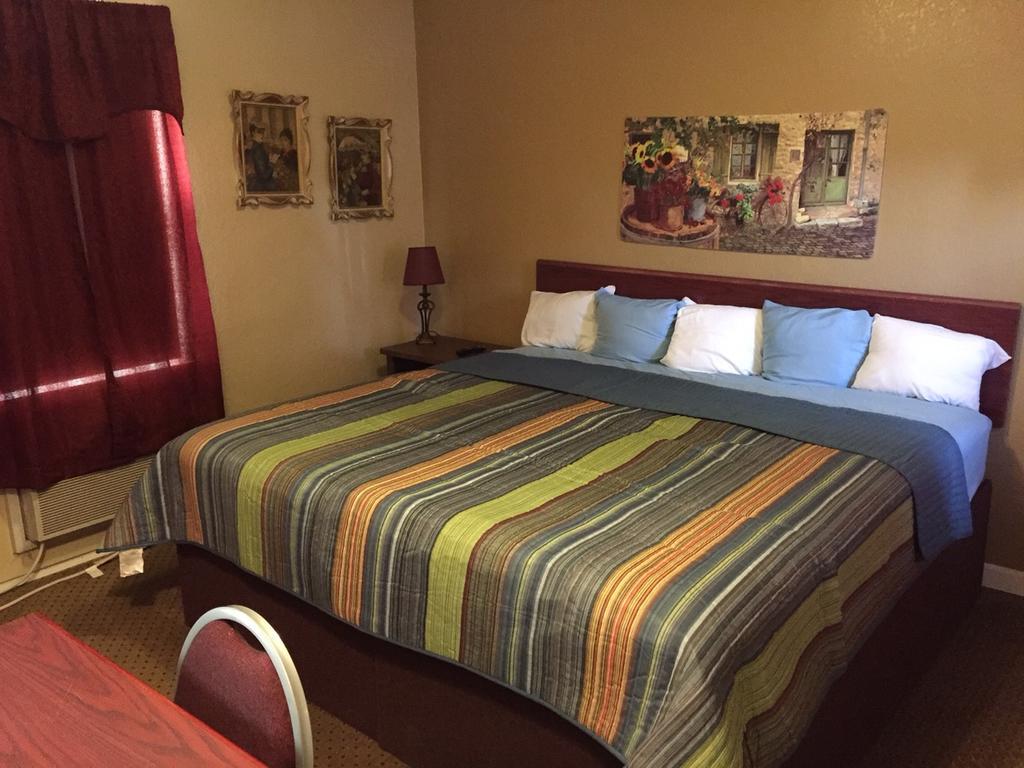 Highland Court Motel Fairmont Екстериор снимка
