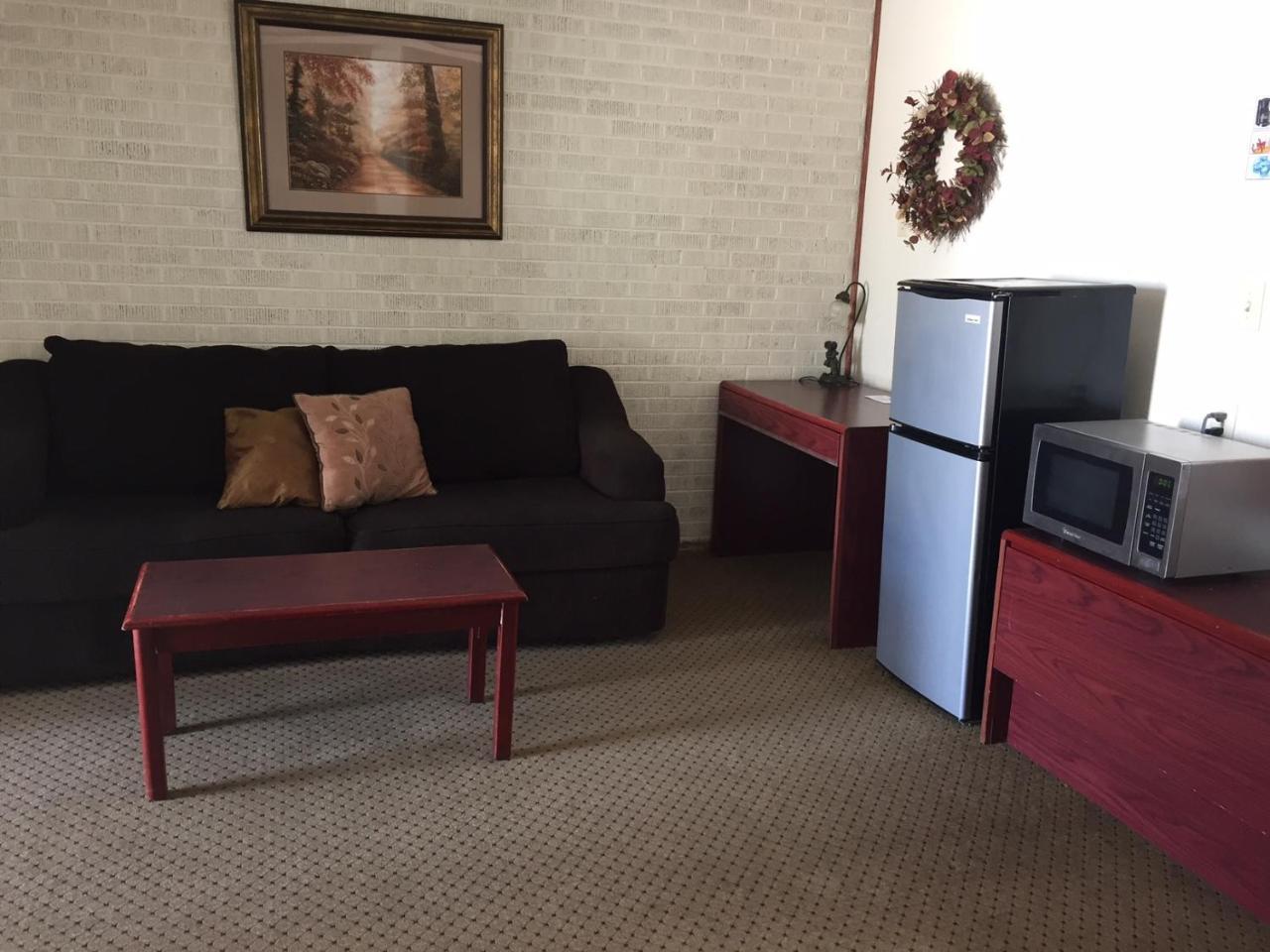 Highland Court Motel Fairmont Екстериор снимка