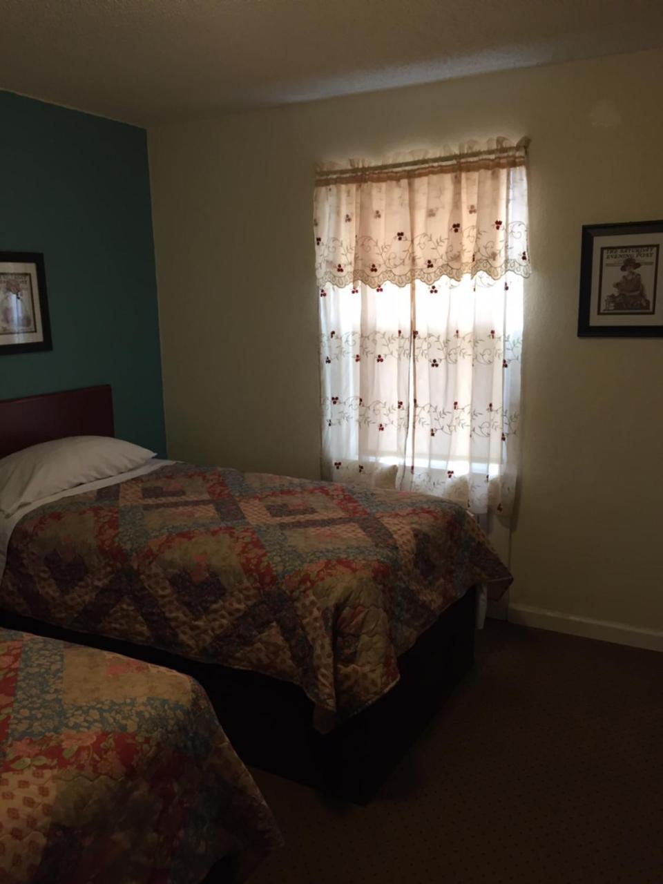 Highland Court Motel Fairmont Екстериор снимка