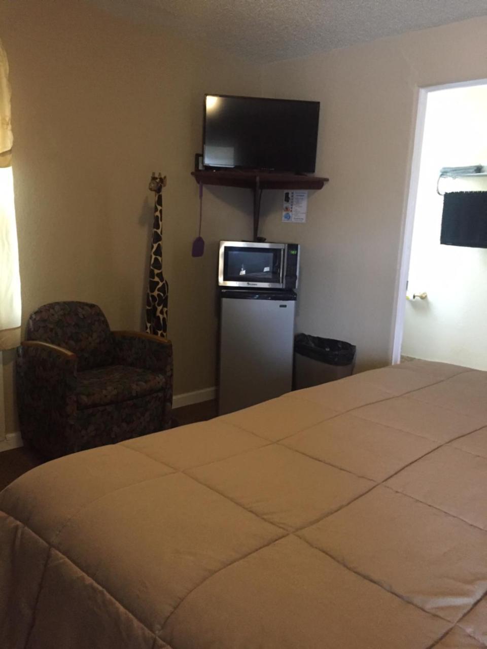 Highland Court Motel Fairmont Екстериор снимка