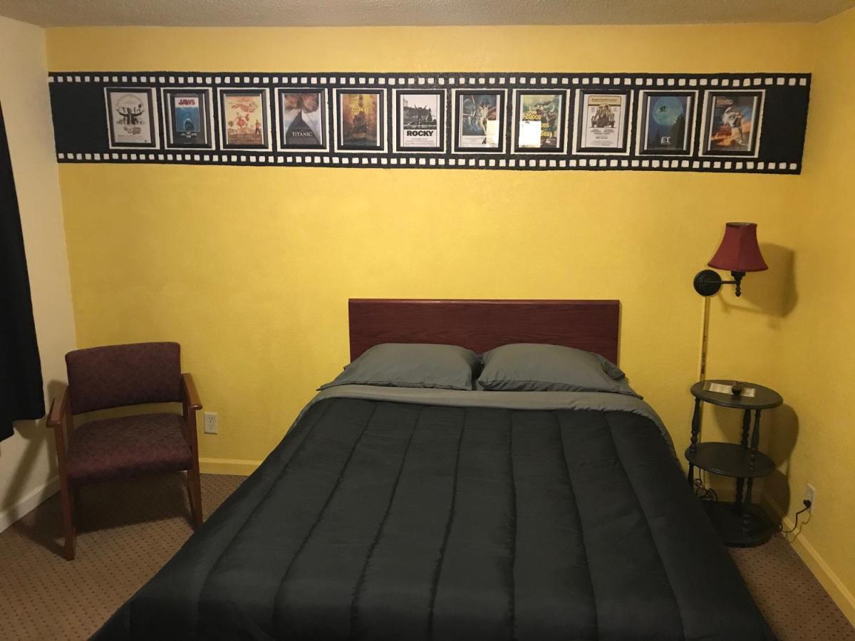 Highland Court Motel Fairmont Екстериор снимка