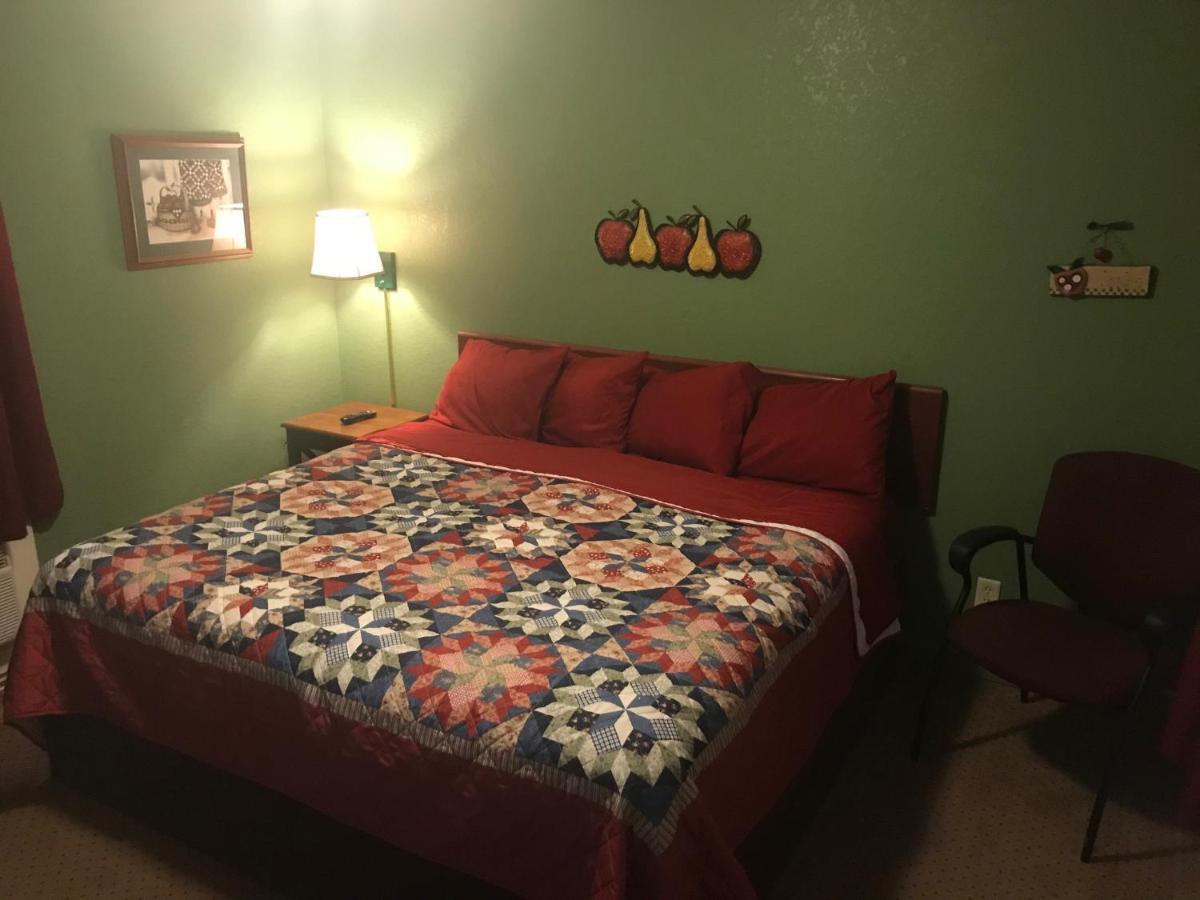 Highland Court Motel Fairmont Екстериор снимка